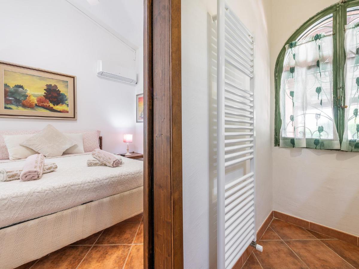 Guest House Villa Verde - Short Term Room Rentals Torre delle Stelle Exterior photo